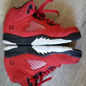 Jordan 5 Retro Raging Bull red